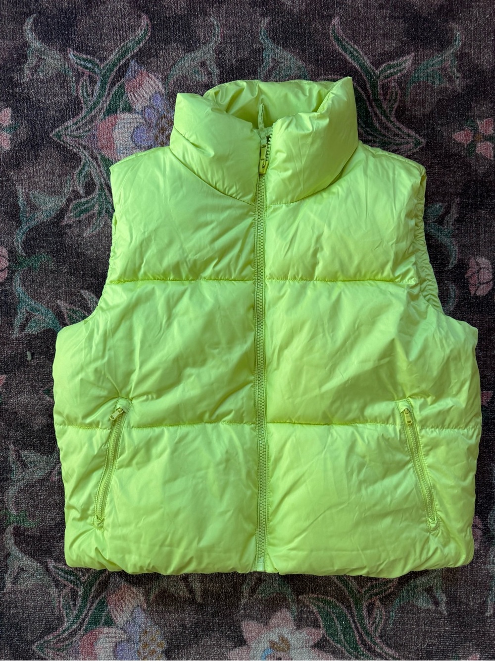 Old Navy Women’s Bright Neon Green Puffer Vest Lightweight Winter Layer - size L
